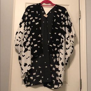 Black and White Kimono (brand Lila)